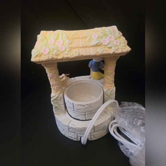 Scentsy Snow White Wax Warmer - Multicolor - Picture 3 of 5